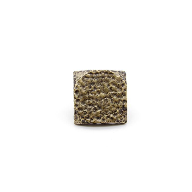 Carré de bordeaux, Laiton OX, H 1,25 po x l 1,25 po x P 1 po