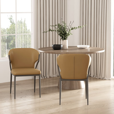 Chaise rembourrée en cuir brun clair Kirsten