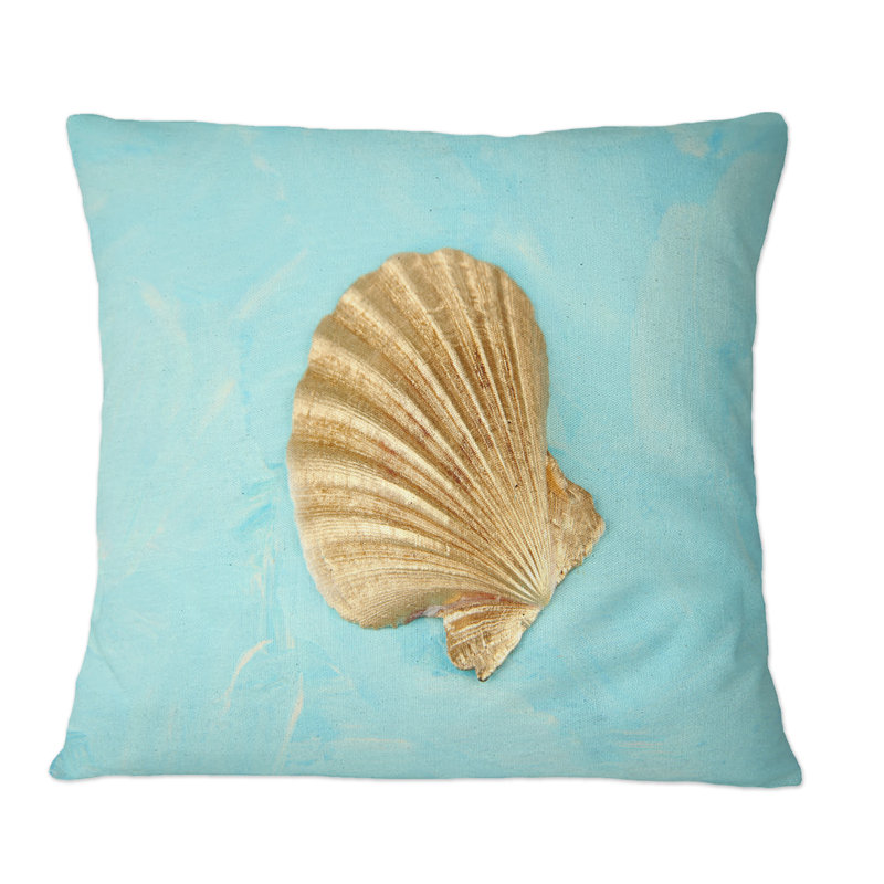 Coussin Golden Seashell On Light Blue - Nautical & Coastal, 16 po x 16 po