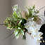 Ornements de fleurs simulées