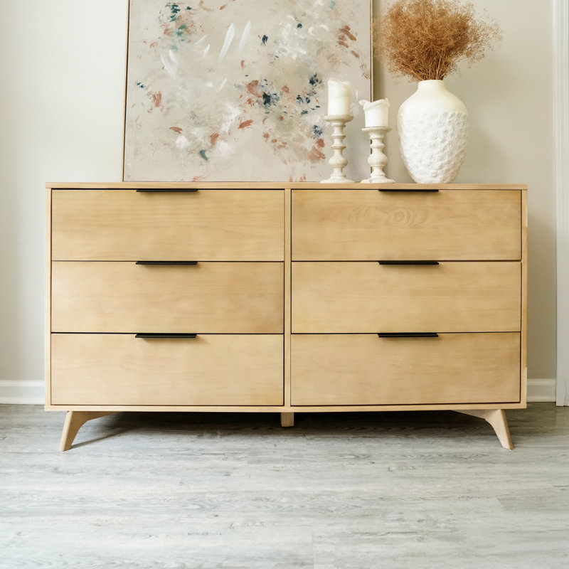 6 Drawer 59.5" W Solid Wood Dresser, Blonde