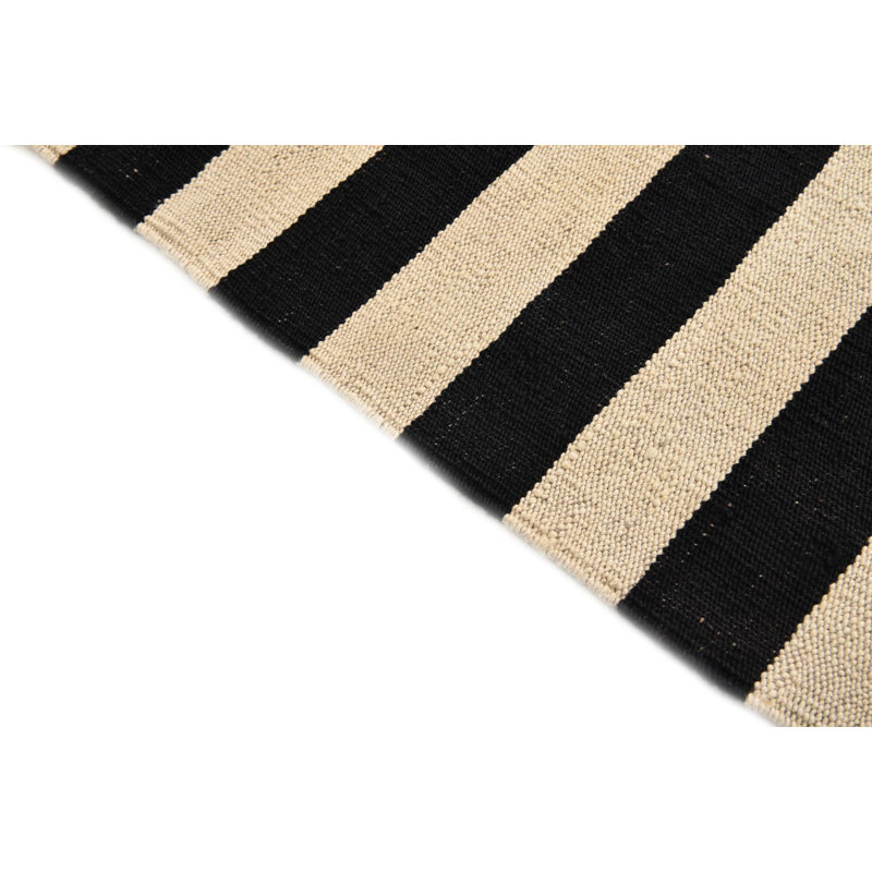 Tapis noir et blanc 4 pi x 6 pi