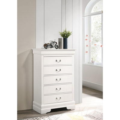 Élégant coffre LouisPhillipe G02190-CH, conception traditionnelle avec construction durable et mécanisme de tiroir sécuritaire