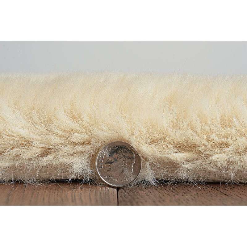 Jalissia Faux Rabbit Fur Hand Tufted Solid Color Rug, Rectangle 5' x 7'