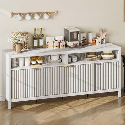 Buffet 65,8 po à 3 niveaux avec portes cannelées et poignée dorée pour la cuisine, le vestibule et la salle à manger