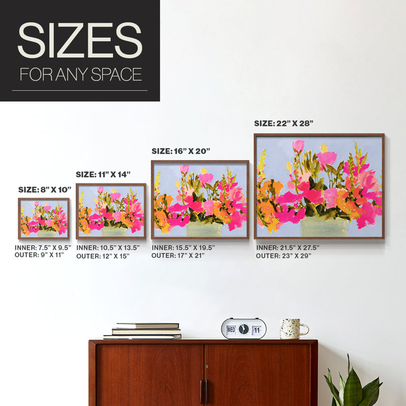 Fleurs saturées de printemps I - reproduction encadrée - réarmable, Noyer