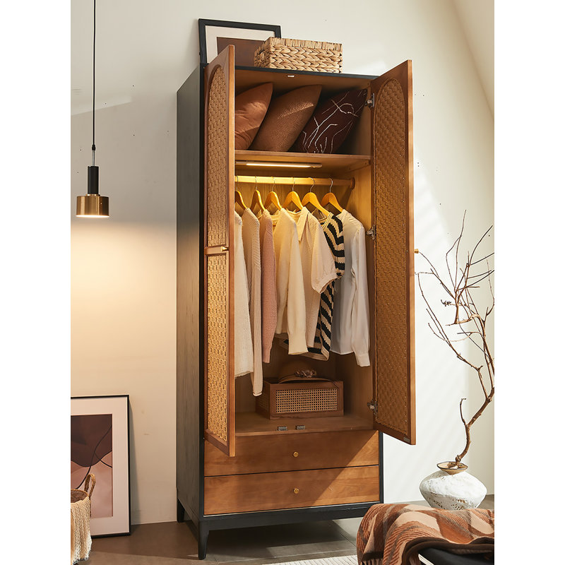 Garde-robe en bois massif de style Mid-Century