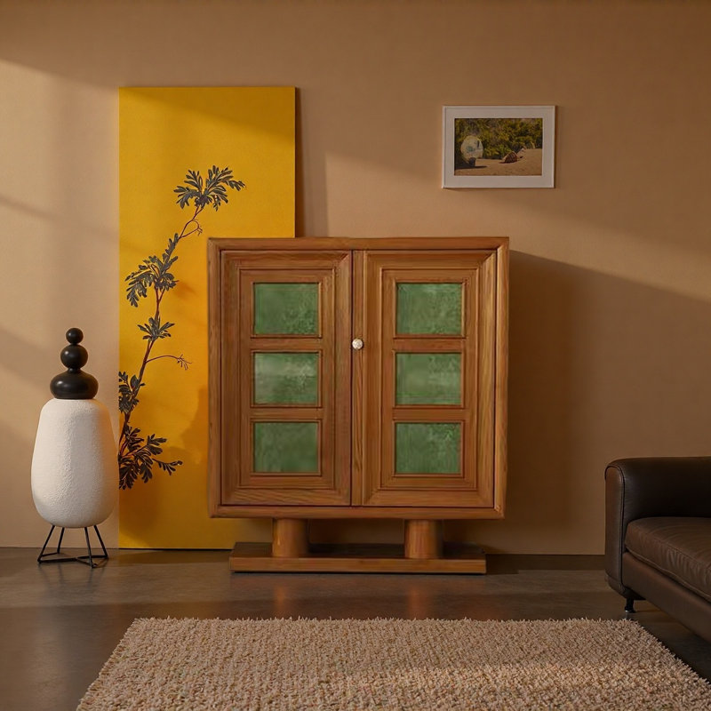 Grande armoire de rangement dans le salon