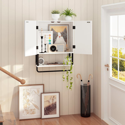 Armoire murale cannelée pour salle de bain avec 2 portes - Armoire à pharmacie à 3 niveaux avec tablettes réglables et barre à serviettes, organisateur de rangement mural moderne sur la toilette