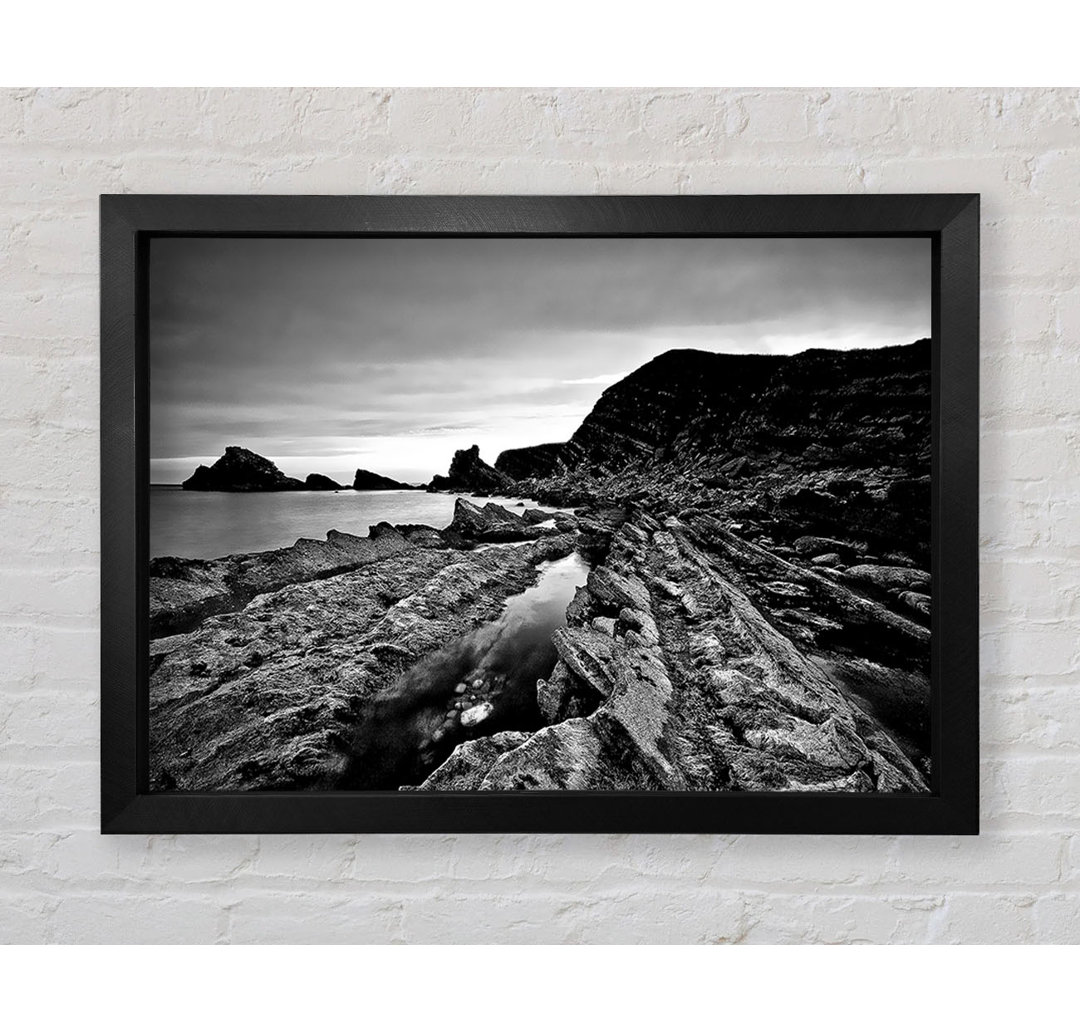 B N W Cliffs Around The Ocean - Einzelne Bilderrahmen Kunstdrucke