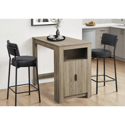 Paire de hauteur de comptoir pour la cuisine en finition d'aspect cuir noir, design contemporain moderne, courbé avec rembourrage, siège en mousse rembourré épais et épais, pieds et repose-pieds en métal de 18 po de longueur