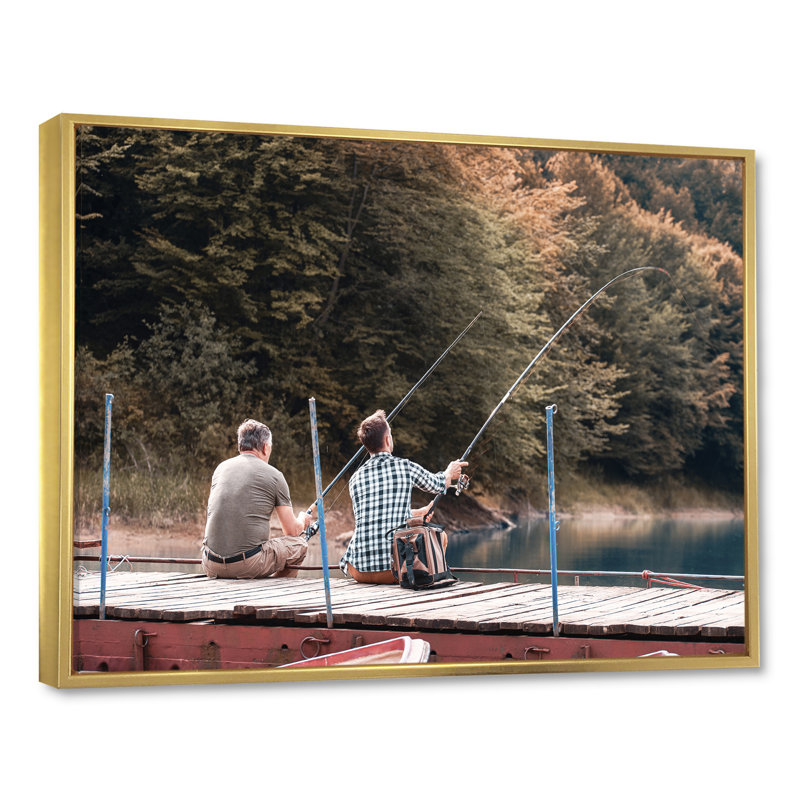 «Men Fishing At The Dock», photo sur toile, Cadre flottant doré, H 24 po x l 32 po