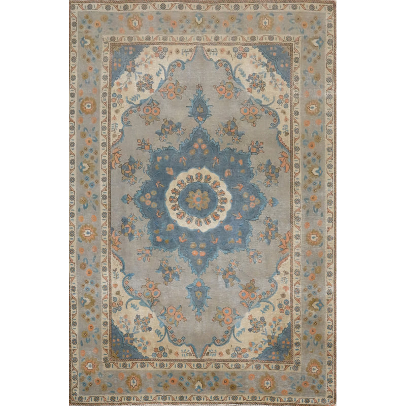 Tapis traditionnel délavé surteint 7 x 10