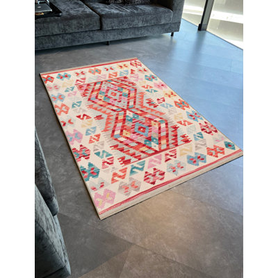 Light-Toned Multi-Colored Mixed Geometric Shape Patterned Modern Decorative Rug