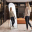 Miroir pleine grandeur en aluminium arqué avec support-131213941-131409603