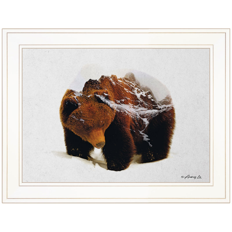 «Bear in the Mountains» par Andreas Lie, reproduction encadrée prête à accrocher, cadre blanc