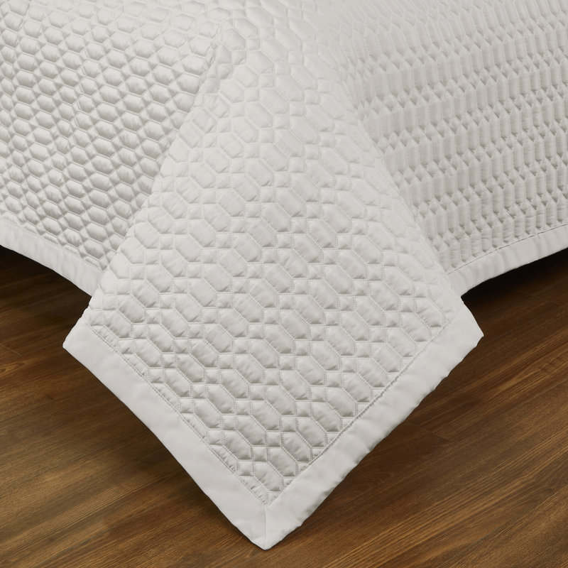 Ivory Puff Satin Full Quilt Set with Geometric Stitching