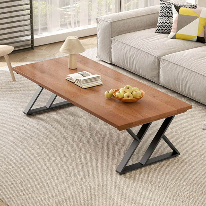 Table basse en cerisier massif et acier, 17.72" H x 55.12" L x 27.56" W