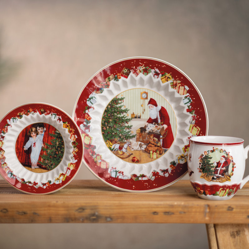 Villeroy & Boch Toy's Fantasy Jumbo Santa Coffee Mug