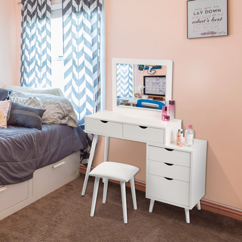 Pulaski Dressing Table with Mirror