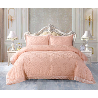 Chelsea Tufted Crushed Velvet Bedspread Set – Luxurious Soft Quilted Bedding with Matching Pillow Shams, Elegant Velvet Comforter Coverlet Set