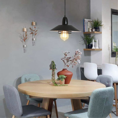 Luminaire suspendu au design industriel en métal noir mat pour la cuisine, la salle à manger, la chambre à coucher, le salon, l'îlot de cuisine à suspendre rétro E26, à intensité variable