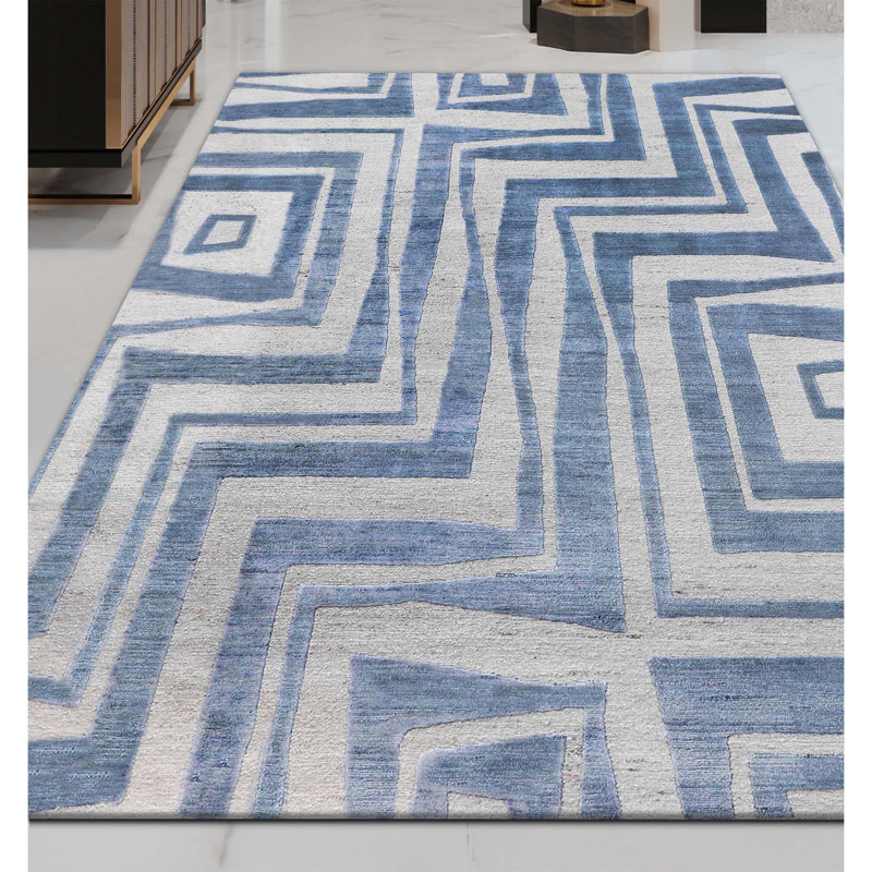 Geometric Area Rug in Ivory/Blue, Rectangle 5' x 8'