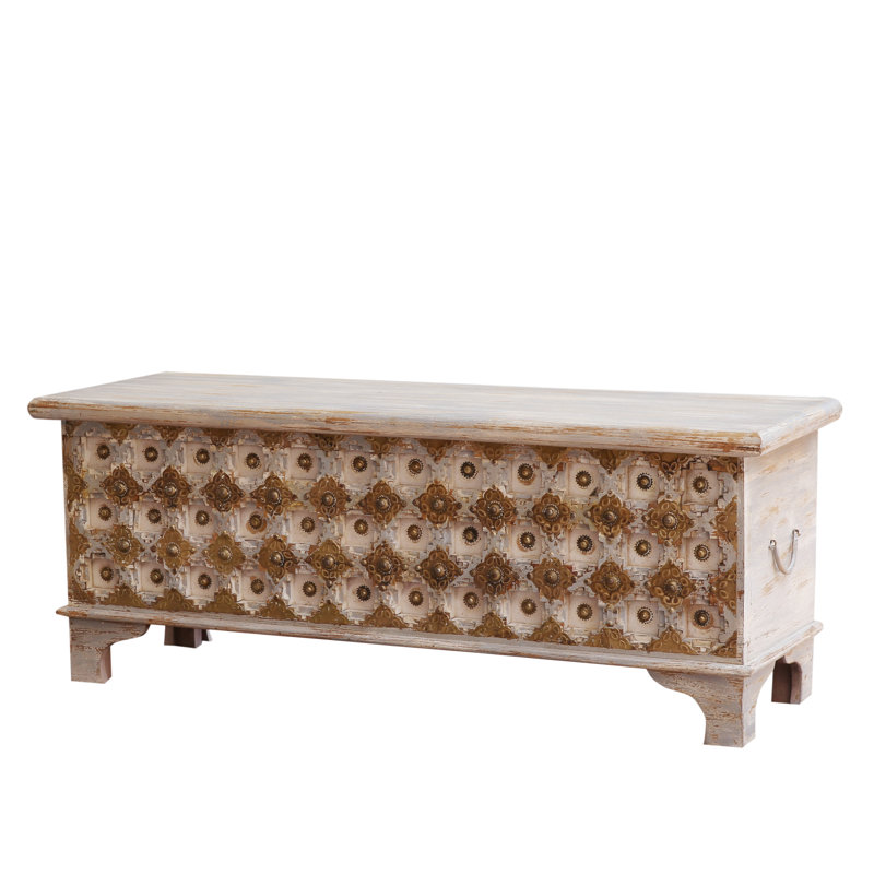 Aleeza Blanket Chest