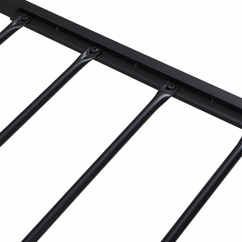 Structure de lit plateforme en métal robuste avec tête et pied de lit en bois et doublure USB, offrant un soutien amélioré et une commodité moderne pour un sommeil confortable