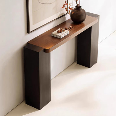 Console en bois massif de style médiéval.