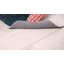 Tapis à motif abstrait crème / vert 8 pi x 11 pi (7 pi 7 po x 10 pi 10 po) Branch Branch Calma, contemporain, à poils moyens et résistant aux taches-841190538