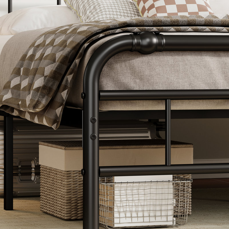 Structure de lit plateforme en acier avec tête de lit simple et pied de lit - Design noir minimaliste moderne, pieds hauts de 18 po, rangement sous le lit de 16 po, ensemble de lattes inclus (sans sommier) pour la chambre principale / d'invité