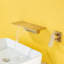Robinet cascade de lavabo de salle de bain-62934591