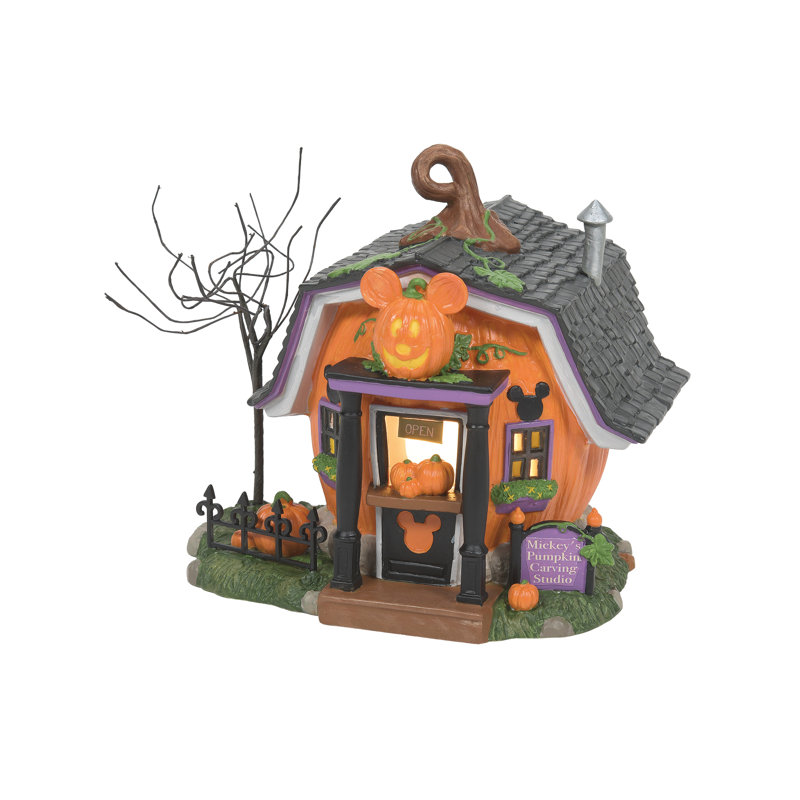 Disney Village Pumpkintown Carving Studio