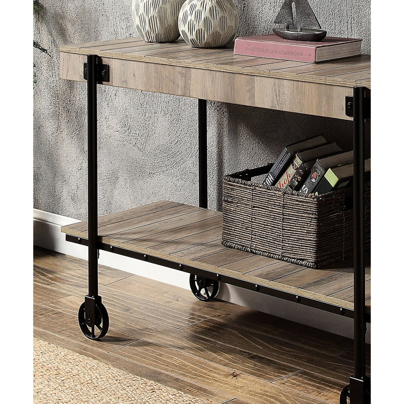 Console industrielle avec tablettes en bois reproduites et fond ouvert dans un ton naturel noir classique