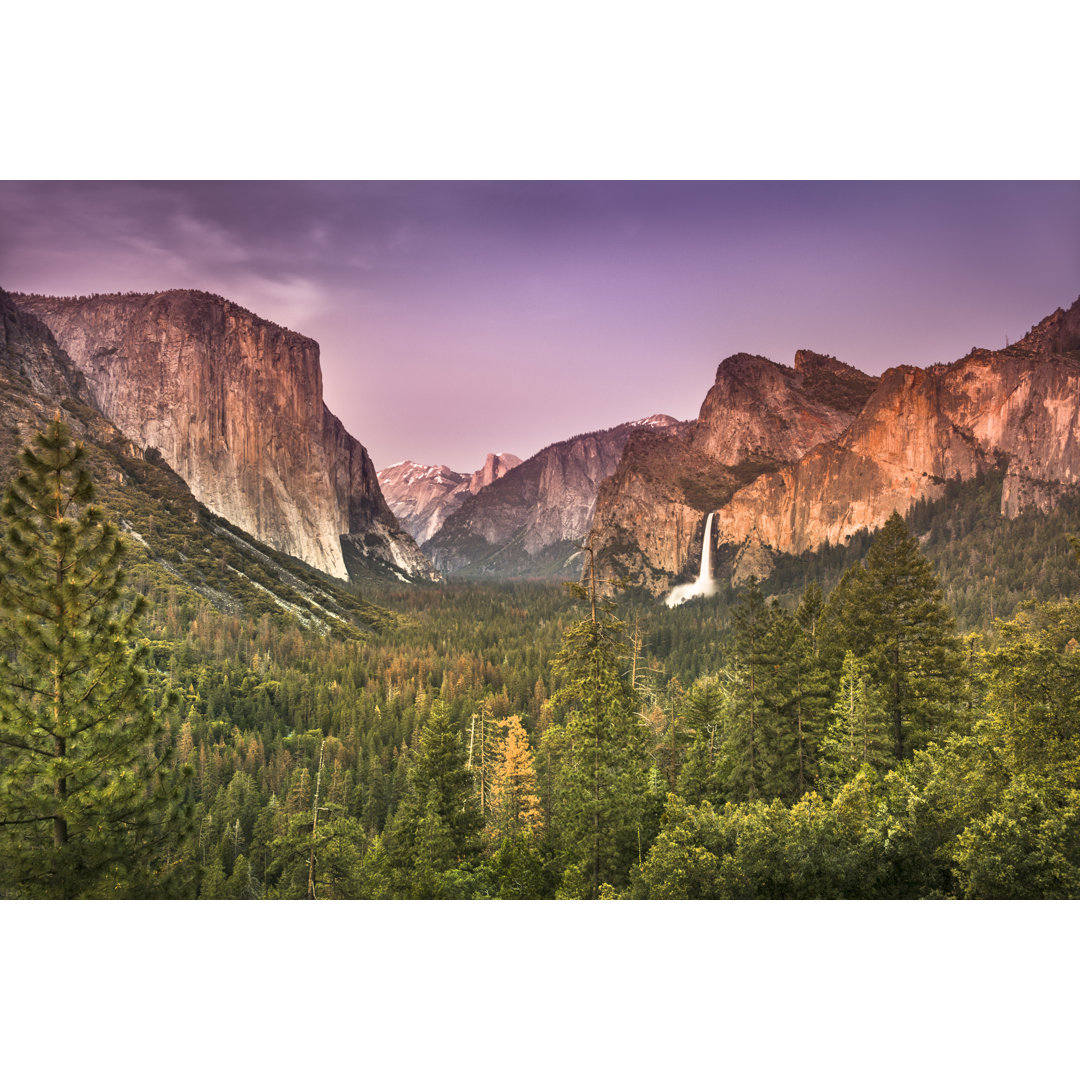 Yosemite National Park von Pgiam - Kunstdrucke auf Leinwand