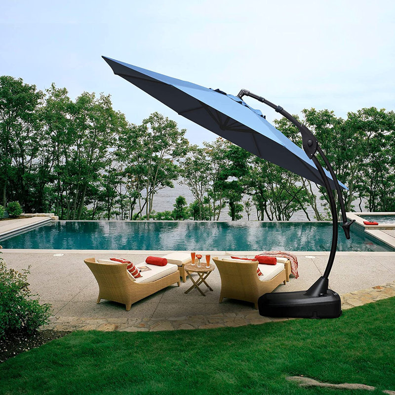Parasol en porte-à-faux 138 po avec base Oram, Sunbrella: toile bleu saphir