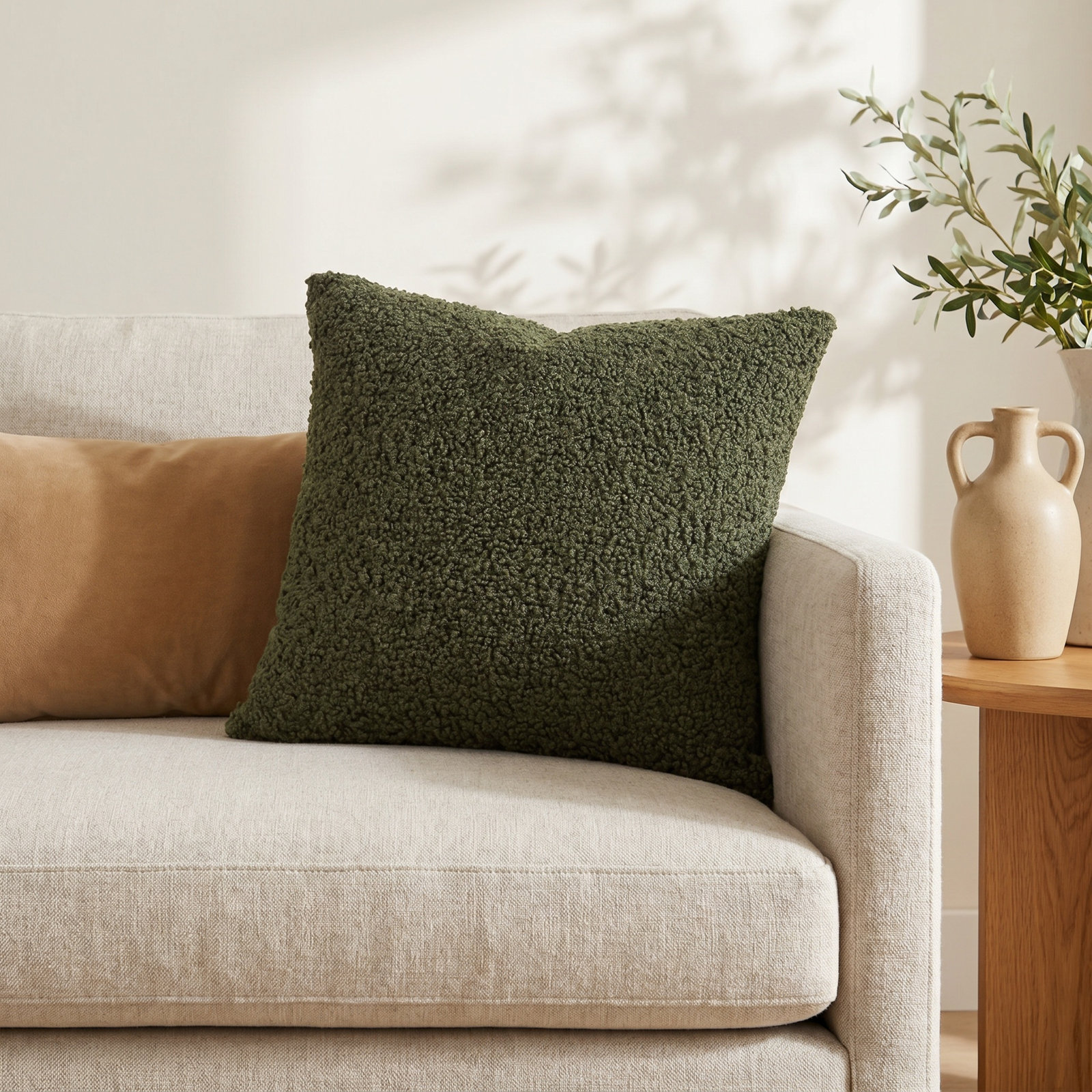 Editor 20" x 20" Throw Pillow, Green