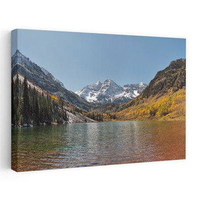 Lac en face de montagnes Maroon Bells, lac Maroon, Colorado, États-Unis, paysage contemporain abstrait, art