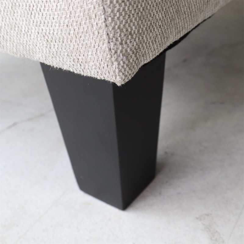 Repose-pieds en tissu gris clair