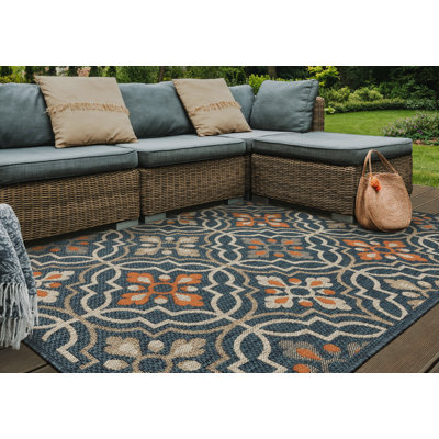 Izola Oriental Indoor/Outdoor Area Rug