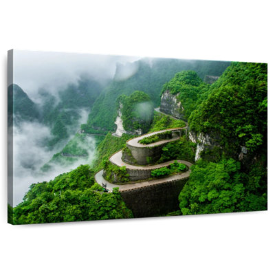 Mehar Winding Road In Tianmen
