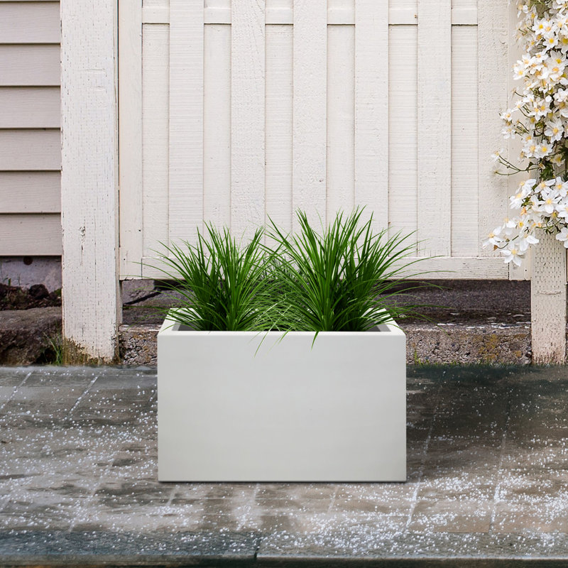 Pot à fleurs en béton