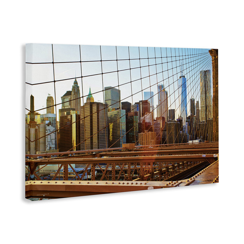 Toile urbaine avec pont, design par Seven Trees Design, H 24 po x l 36 po
