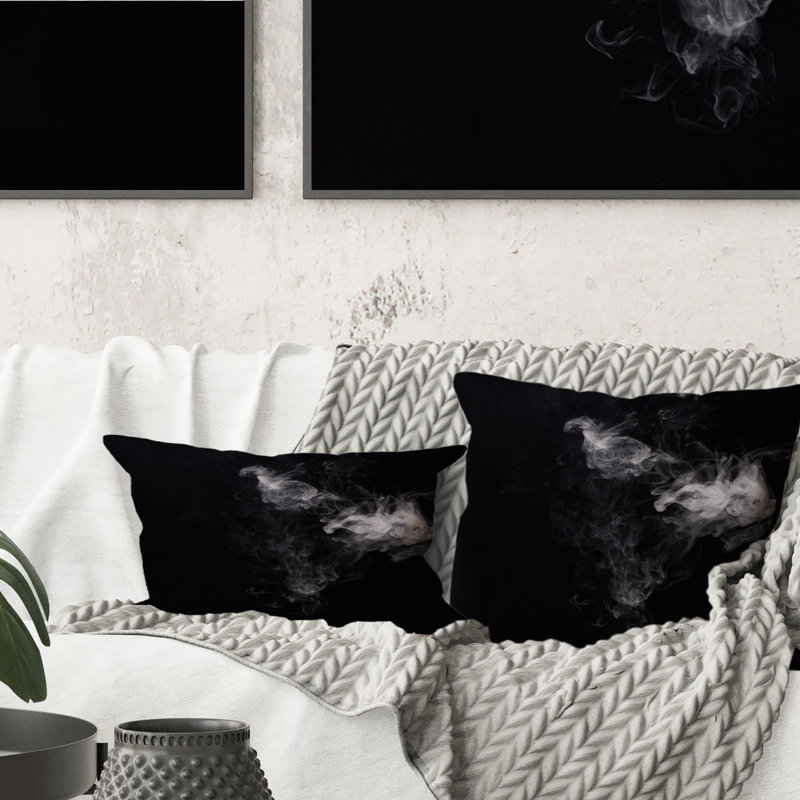Nuage de gris fumée dans le noir - Coussin décoratif imprimé moderne, 18 po x 18 po