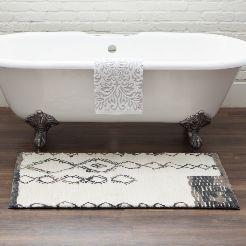 Kaylee Sahara Boho Stain/Fade Resistant Non-Slip Machine Washable Gray/Ivory Bath Rug, 17" W x 24" L