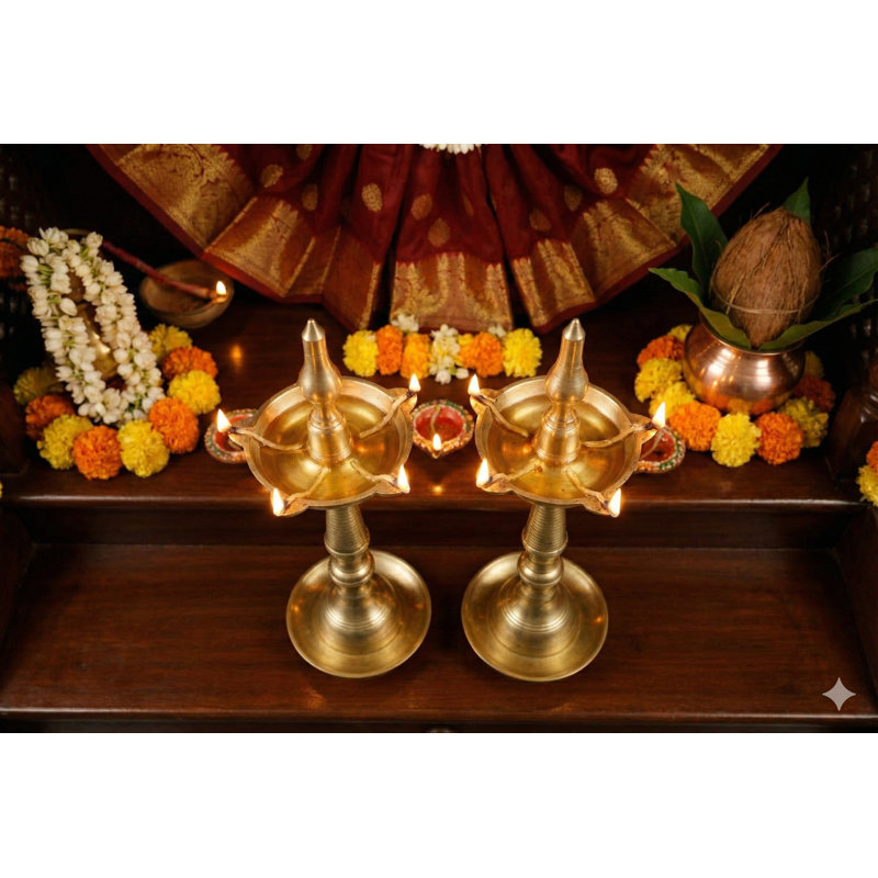 Paire de lampes à huile en laiton 13 po Nilavilakku de 13 po à cinq mèches - lampes de style traditionnel Kathakali de style théâtre pour décor de fête à la maison (paire)