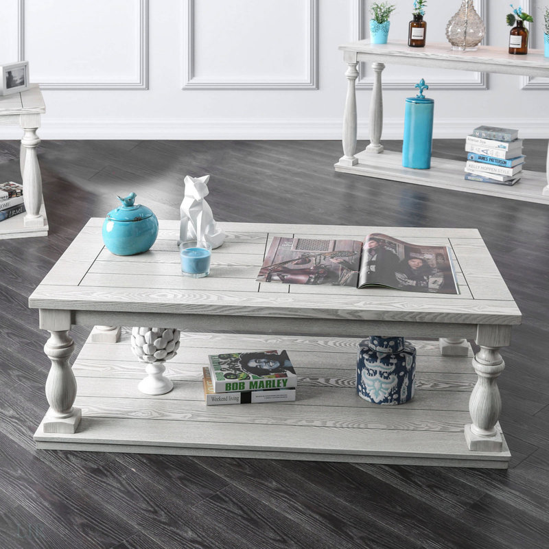 Table basse de style rustique antique