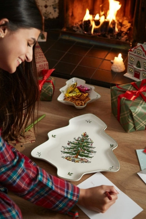 Christmas Tree Serveware