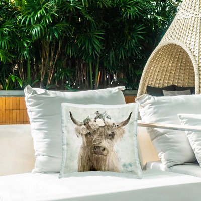 Coussin extérieur délicat avec imprimé aquarelle Buffalo Soft Crown par Stellar Design Studio